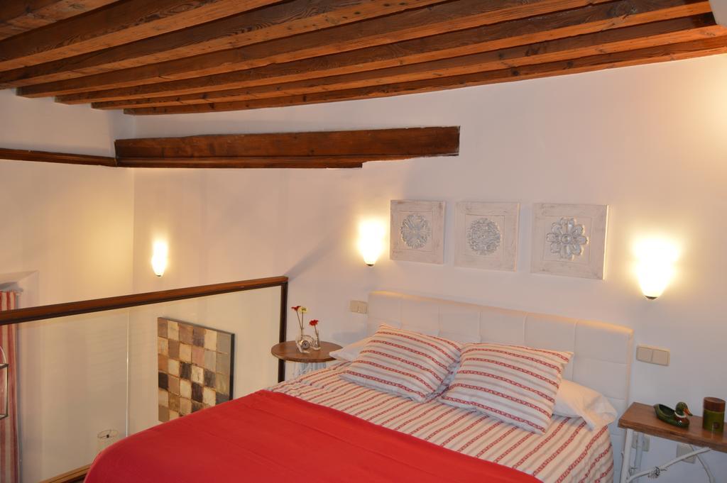 Apartamentos Nuncio Viejo Toledo Zimmer foto