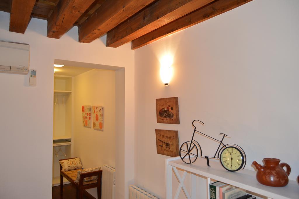 Apartamentos Nuncio Viejo Toledo Zimmer foto