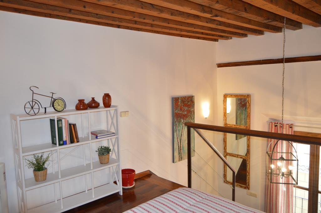 Apartamentos Nuncio Viejo Toledo Zimmer foto