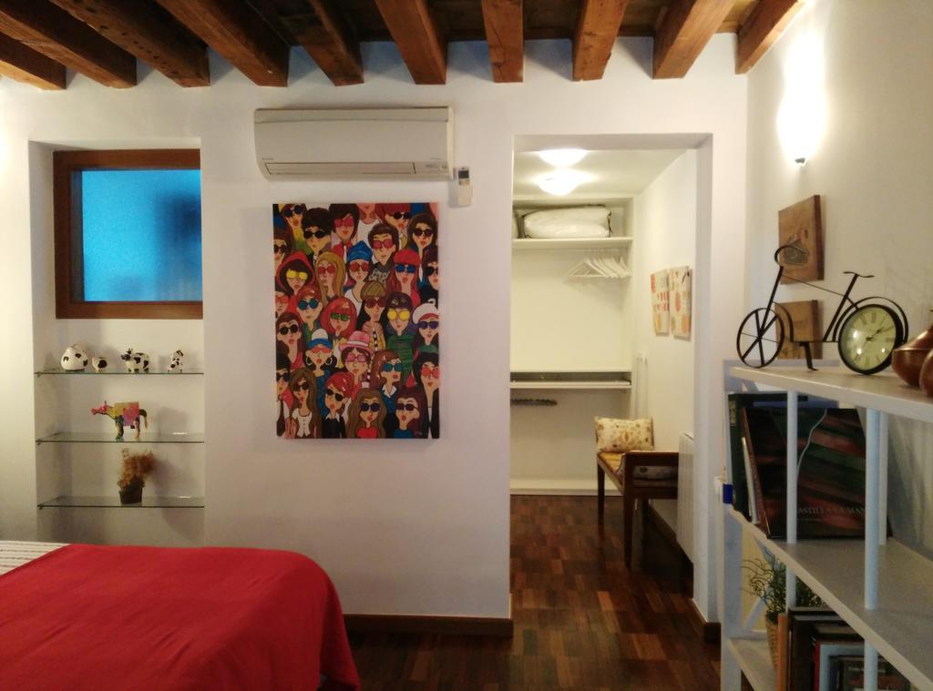 Apartamentos Nuncio Viejo Toledo Zimmer foto